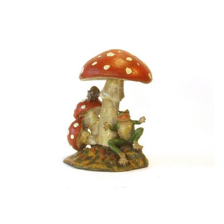 Frosch unter Fliegenpilz/Maus