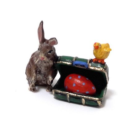 Hase gebückt/Koffer/Küken/Ei